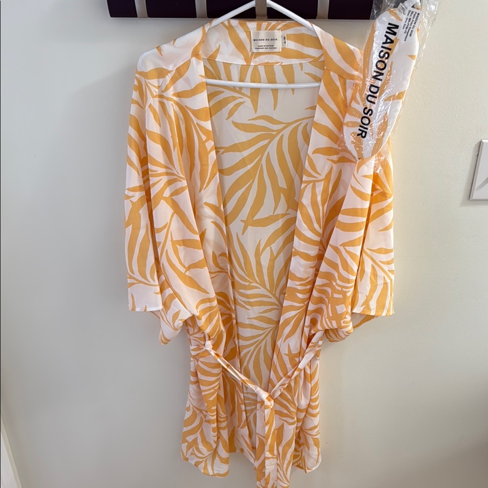Maison Du Soir Summer Apricot & White Robe with matching sleep mask. XL/2XL EUC